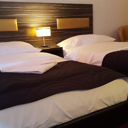 Hotel Montenegro Bruntál Esterno foto