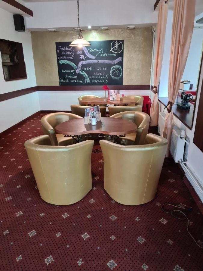 Hotel Montenegro Bruntál Esterno foto