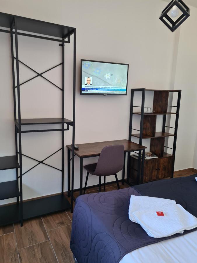 Hotel Montenegro Bruntál Esterno foto