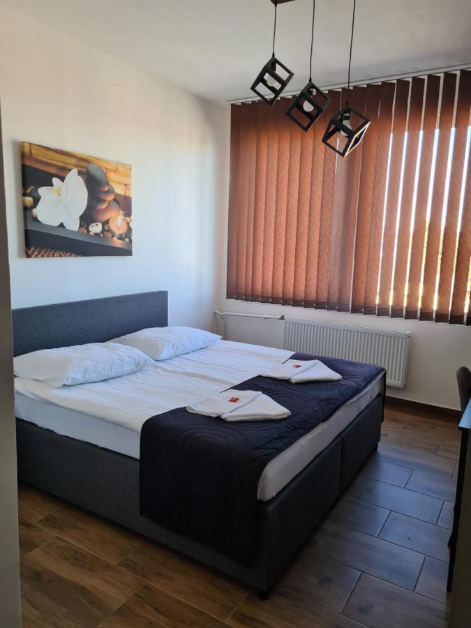 Hotel Montenegro Bruntál Esterno foto