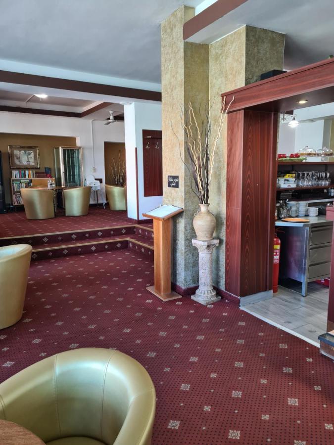 Hotel Montenegro Bruntál Esterno foto