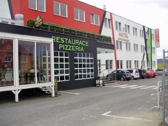 Hotel Montenegro Bruntál Esterno foto