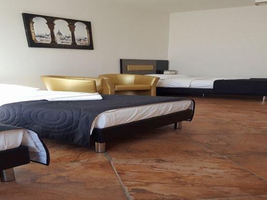 Hotel Montenegro Bruntál Esterno foto