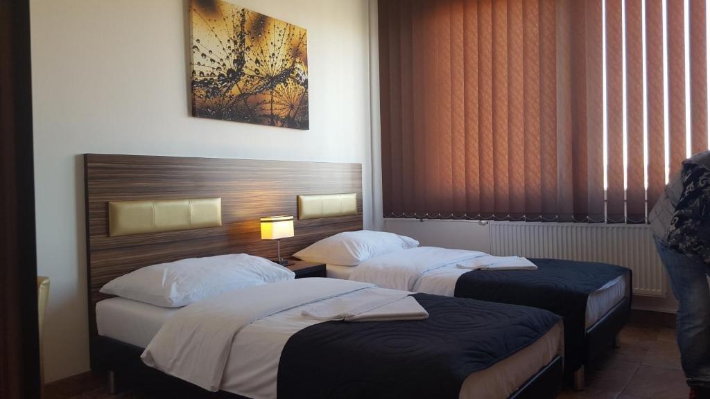 Hotel Montenegro Bruntál Esterno foto