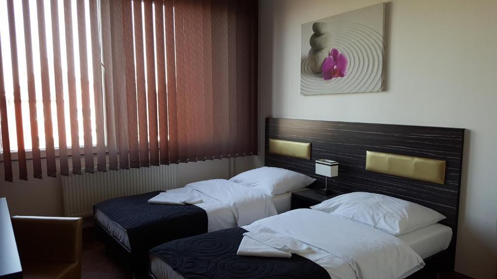 Hotel Montenegro Bruntál Esterno foto