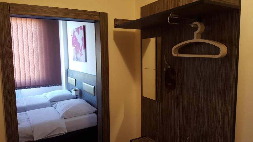 Hotel Montenegro Bruntál Esterno foto