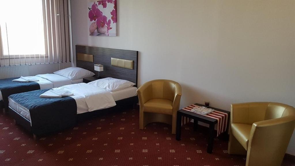 Hotel Montenegro Bruntál Esterno foto