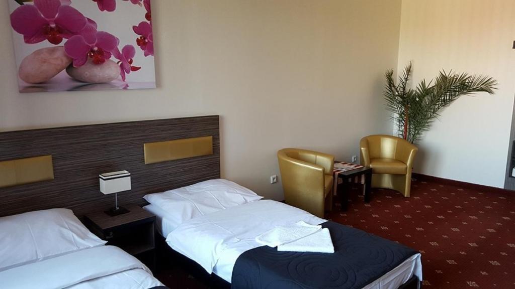 Hotel Montenegro Bruntál Esterno foto