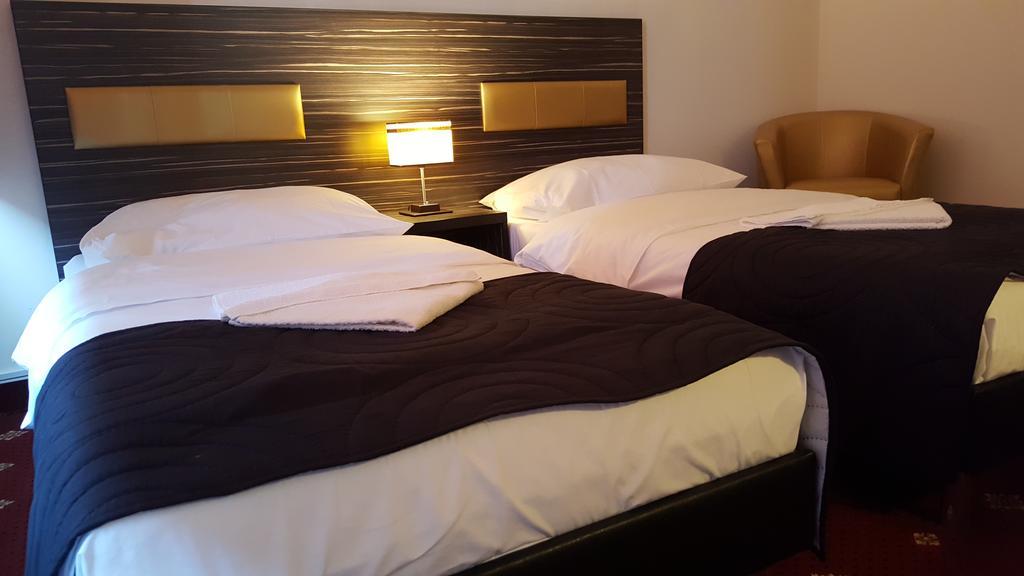 Hotel Montenegro Bruntál Esterno foto