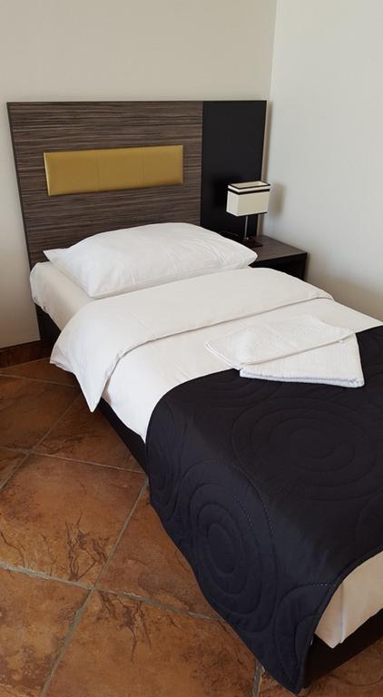 Hotel Montenegro Bruntál Esterno foto