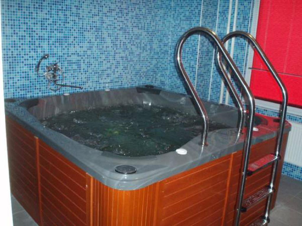 Hotel Montenegro Bruntál Esterno foto